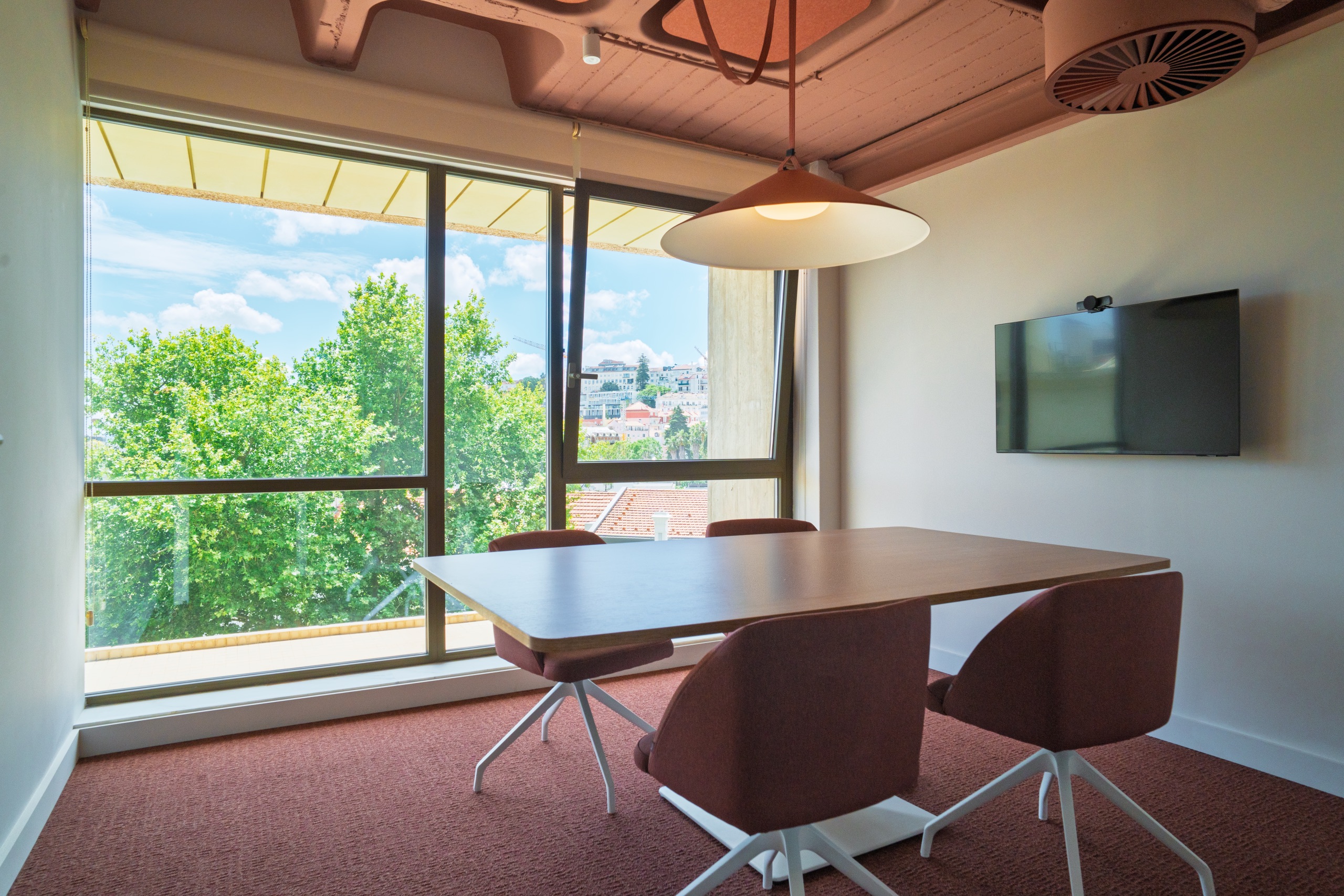 Meeting rooms at district.space